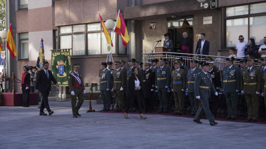 La celebración institucional incluyó la imposición de cruces de las órdenes del Mérito Militar y del Mérito de la Guardia Civil tanto a miembros del cuerpo como a personal ajeno