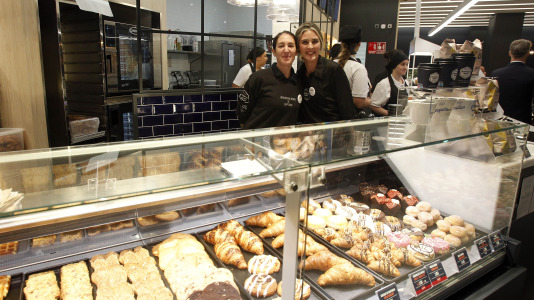 Este jueves por la tarde se ha inaugurado la nueva reforma en el centro comercial coruñés
