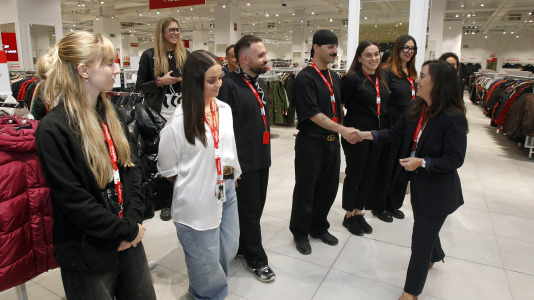 Este jueves por la tarde se ha inaugurado la nueva reforma en el centro comercial coruñés