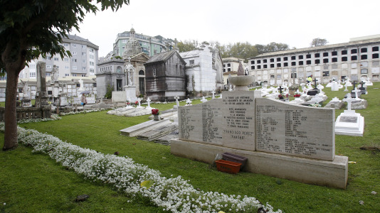 Monumento a las víctimas del accidente de Montrove