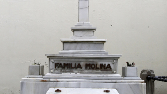 Tumba de Alfonso Molina