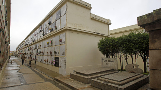 Tumbas de Seoane y Llorens