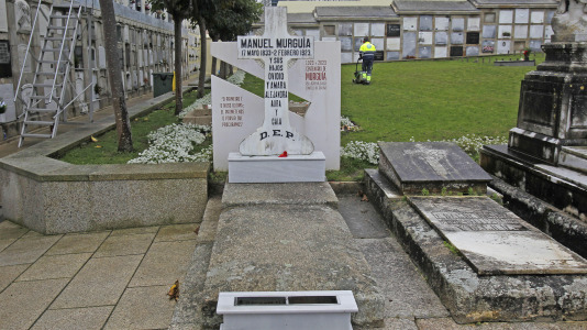 Tumba de Manuel Murguía