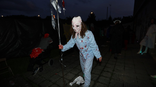 Gran día del terror con personajes horripilantes en A Barcala  (5)