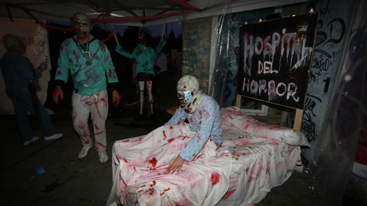 Gran día del terror con personajes horripilantes en A Barcala (22)