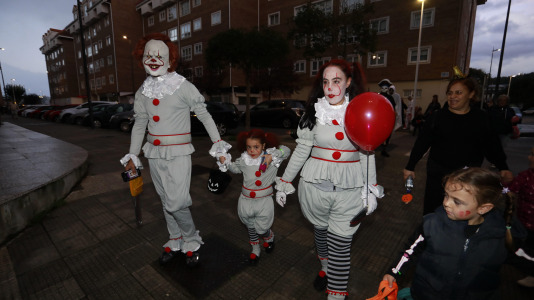 Gran día del terror con personajes horripilantes en A Barcala (28)