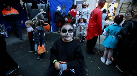 Gran día del terror con personajes horripilantes en A Barcala (39)