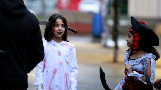 Gran día del terror con personajes horripilantes en A Barcala    (4)