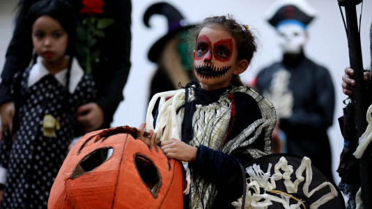 Gran día del terror con personajes horripilantes en A Barcala 