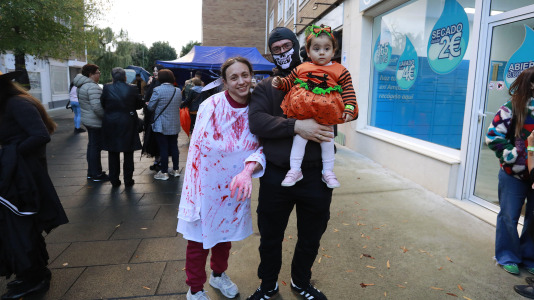 Gran día del terror con personajes horripilantes en A Barcala 