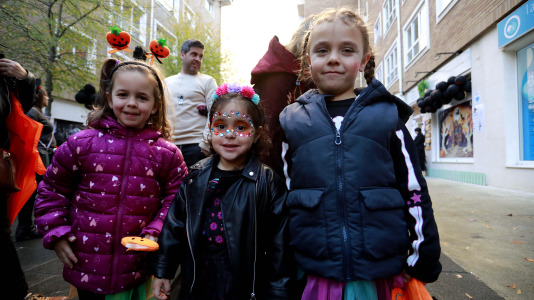 Gran día del terror con personajes horripilantes en A Barcala 