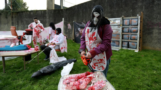 Gran día del terror con personajes horripilantes en A Barcala 