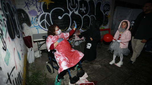 Gran día del terror con personajes horripilantes en A Barcala 