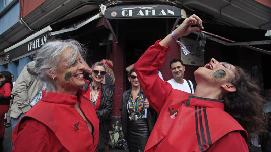 Más de 500 personas para soplar las velas en el Chaflán (2)