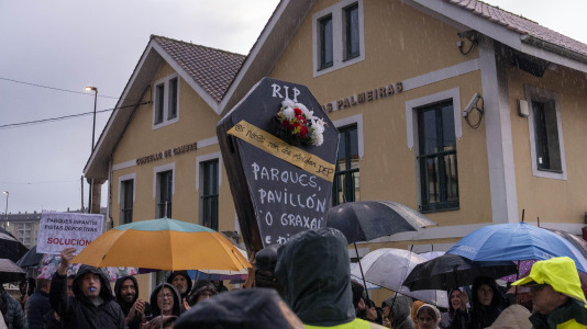 El Concello cerró los recintos por falta de seguridad y mantenimiento