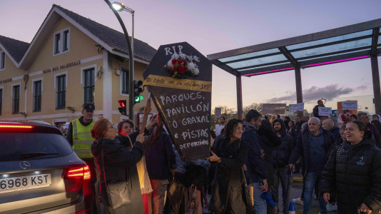 El Concello cerró los recintos por falta de seguridad y mantenimiento