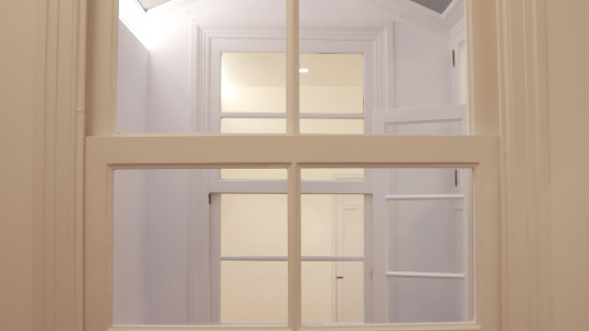 Mientras que el segundo piso del número 4 de Payo Gómez, donde Picasso tenía su vivienda, se ha mantenido intacto, el resto de la casa se ha sometido a una profunda remodelación