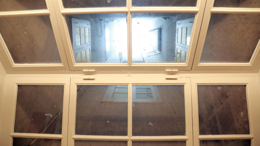 Mientras que el segundo piso del número 4 de Payo Gómez, donde Picasso tenía su vivienda, se ha mantenido intacto, el resto de la casa se ha sometido a una profunda remodelación