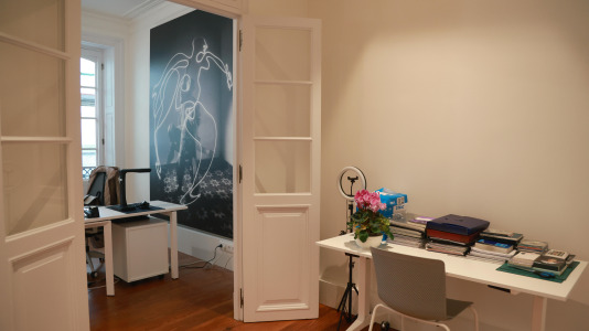 Mientras que el segundo piso del número 4 de Payo Gómez, donde Picasso tenía su vivienda, se ha mantenido intacto, el resto de la casa se ha sometido a una profunda remodelación