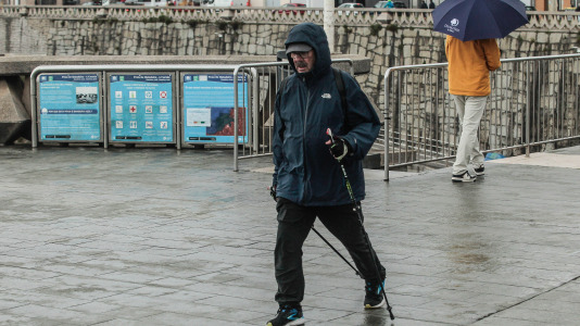 El temporal dejó alertas en el mar y el interior, con fuerte vientos de más de 75 kilómetros por hora