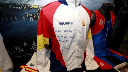 'Mujeres, leyendas del deporte' recoge 70 piezas deportivas, objetos icónicos y materiales históricos de Alexia Putellas, Carolina Marín, Simone Biles o las coruñesas Sofía Toro, Julia Benedetti y Elena Roca