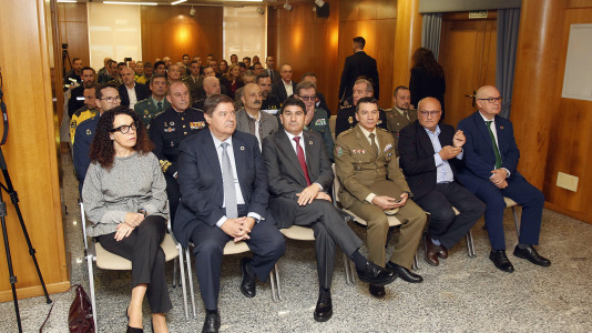 Homenaje para los 3.000 efectivos movilizados por el Gobierno central durante la lucha contra el fuego