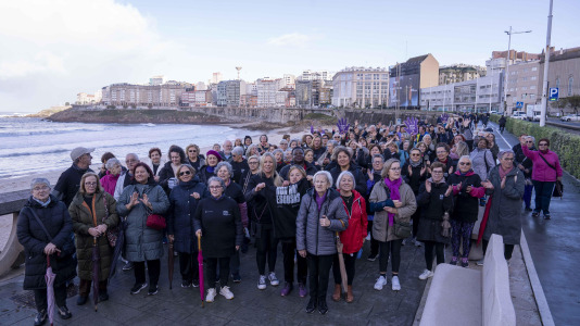 Las imágenes de la conmemoración en A Coruña del Día de la Eliminación de la Violencia contra las Mujeres
