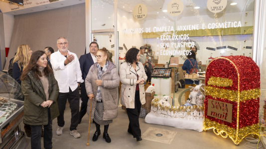 Los placeros protagonizaron el tradicional encendido de las luces del mercado