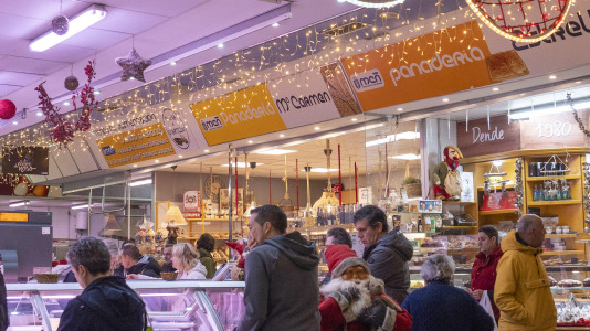 Los placeros protagonizaron el tradicional encendido de las luces del mercado