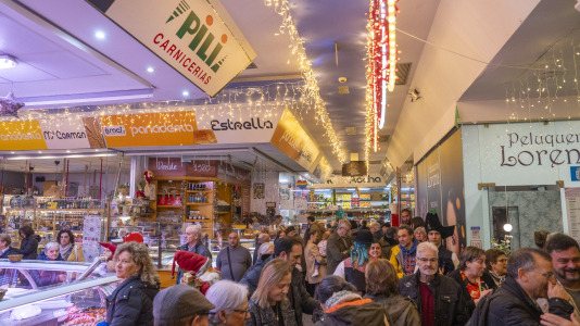 Los placeros protagonizaron el tradicional encendido de las luces del mercado