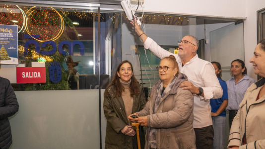 Los placeros protagonizaron el tradicional encendido de las luces del mercado