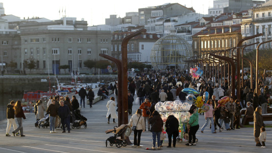 Los coruñeses disfrutaron del buen tiempo tras un lluvioso mes de noviembre