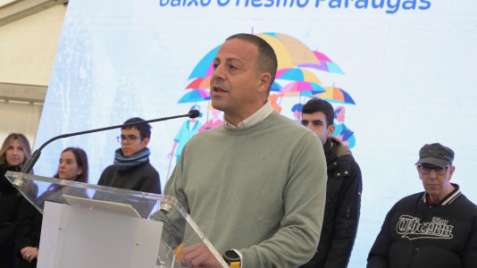 Centos de persoas conmemoran o Día Internacional da Discapacidade