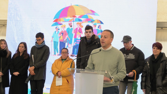 Centos de persoas conmemoran o Día Internacional da Discapacidade