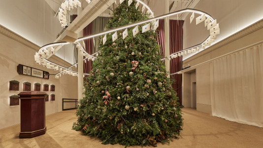 Así es por dentro la tienda pop up navideña de Zara en A Coruña