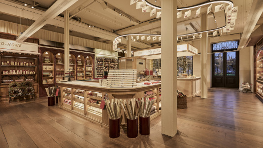 Así es por dentro la tienda pop up navideña de Zara en A Coruña