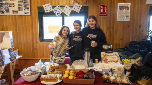 Aprovechando las fiestas navideñas Oza-Cesuras celebra su mercado de artesanía 