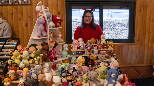 Aprovechando las fiestas navideñas Oza-Cesuras celebra su mercado de artesanía 