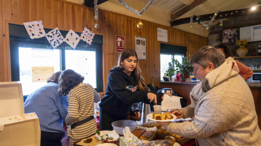 Aprovechando las fiestas navideñas Oza-Cesuras celebra su mercado de artesanía 
