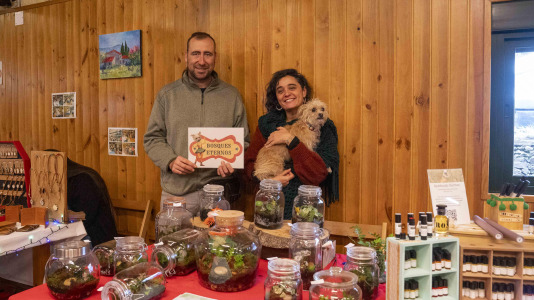 Aprovechando las fiestas navideñas Oza-Cesuras celebra su mercado de artesanía 