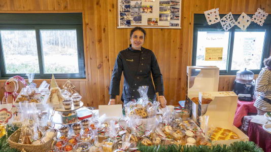 Aprovechando las fiestas navideñas Oza-Cesuras celebra su mercado de artesanía 