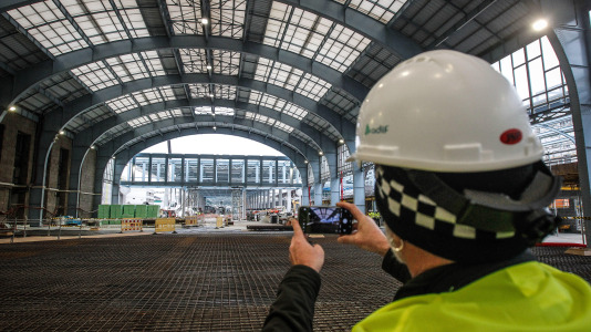 El secretario de Estado de Transportes, José Antonio Santano, explicó esta tarde en su visita a las obras que esta infraestructura "es una terminal adaptada al nuevo concepto de la movilidad"