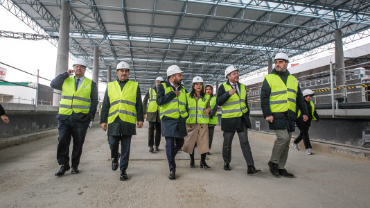 El secretario de Estado de Transportes, José Antonio Santano, explicó esta tarde en su visita a las obras que esta infraestructura "es una terminal adaptada al nuevo concepto de la movilidad"