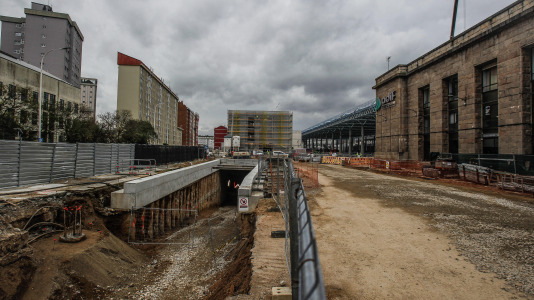 El secretario de Estado de Transportes, José Antonio Santano, explicó esta tarde en su visita a las obras que esta infraestructura "es una terminal adaptada al nuevo concepto de la movilidad"