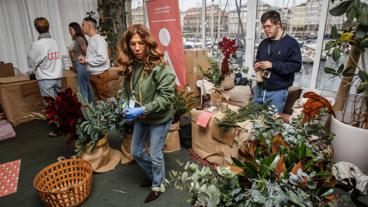 El rastro benéfico de Navidad está instalado en el Náutico hasta el sábado, en horario de 12.00 a 20.30 horas