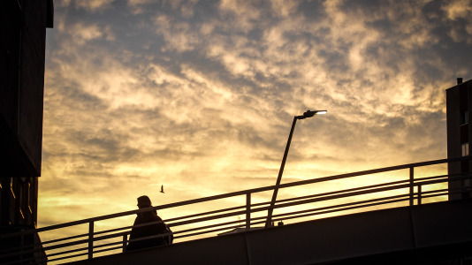 El cielo dejó un espectáculo de luz en el inicio del día en la ciudad