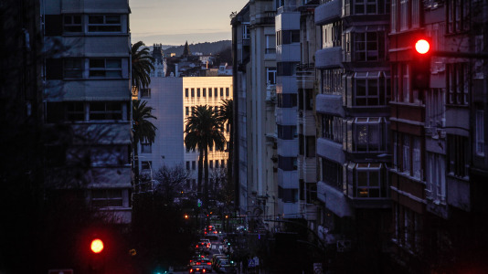 Este 17 de diciembre empezó con un espectáculo de colores en la ciudad, que despertó con los cielos poco nubosos aunque con bastante frío