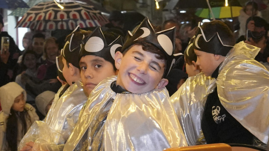 El paso de la Cabalgata llena de ilusión las calles de A Coruña