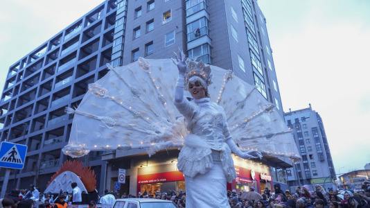El paso de la Cabalgata llena de ilusión las calles de A Coruña
