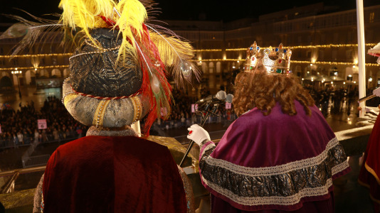 El paso de la Cabalgata llena de ilusión las calles de A Coruña